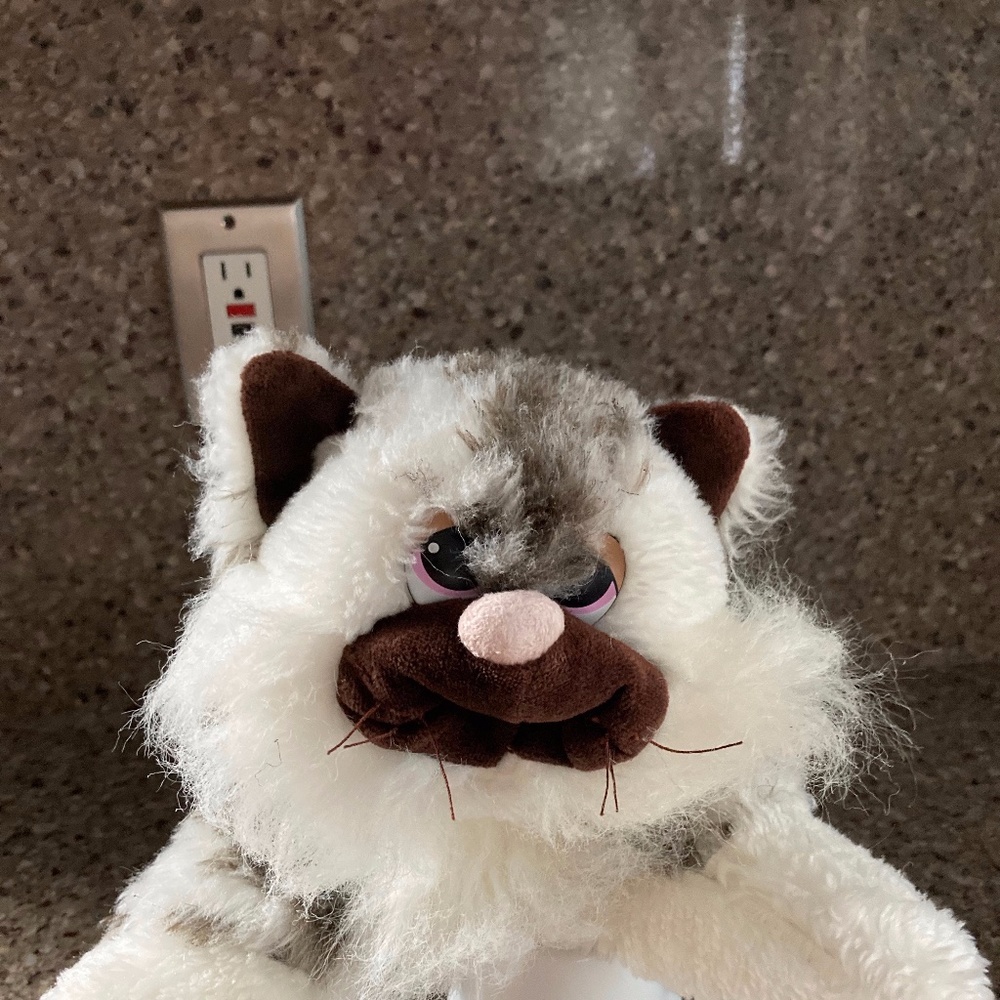 POUND FURRIES / 80s / Vintage / White & Grey / 14 Inches / Tonka